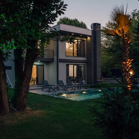 Villa Greyvilla *