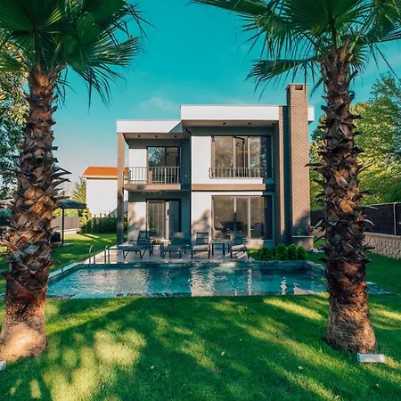 Greyvilla *